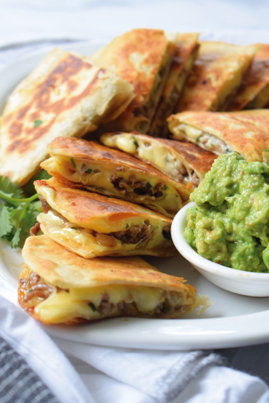 Quesadillas de Carne y Queso Costa Magazine